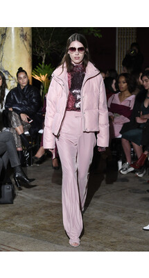 Juicy Couture  Fall 2018 Ready-to-Wear  Juicy Couture  осень зима 2018 коллекция неделя моды в Нью Йорке Mainstyles